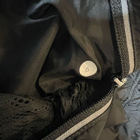 Lululemon Windbreaker Jacket Size 6 Mesh Back Black Full Zip Jogger Track - Picture 7 of 13